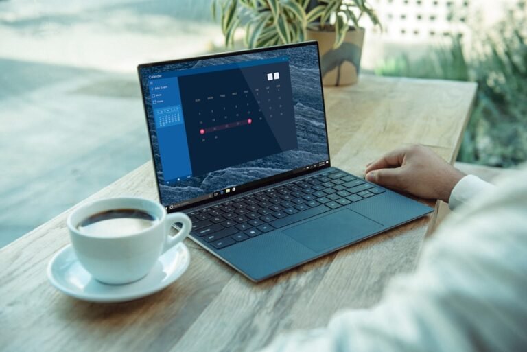 Laptop untuk berbagi file secara nirkabel dengan Nearby Sharing Windows 11