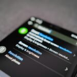 Smartphone Android dengan notifikasi yang perlu diatur agar tidak mengganggu