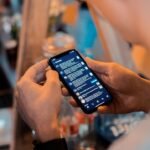 Smartphone Android untuk menggunakan Google Messages